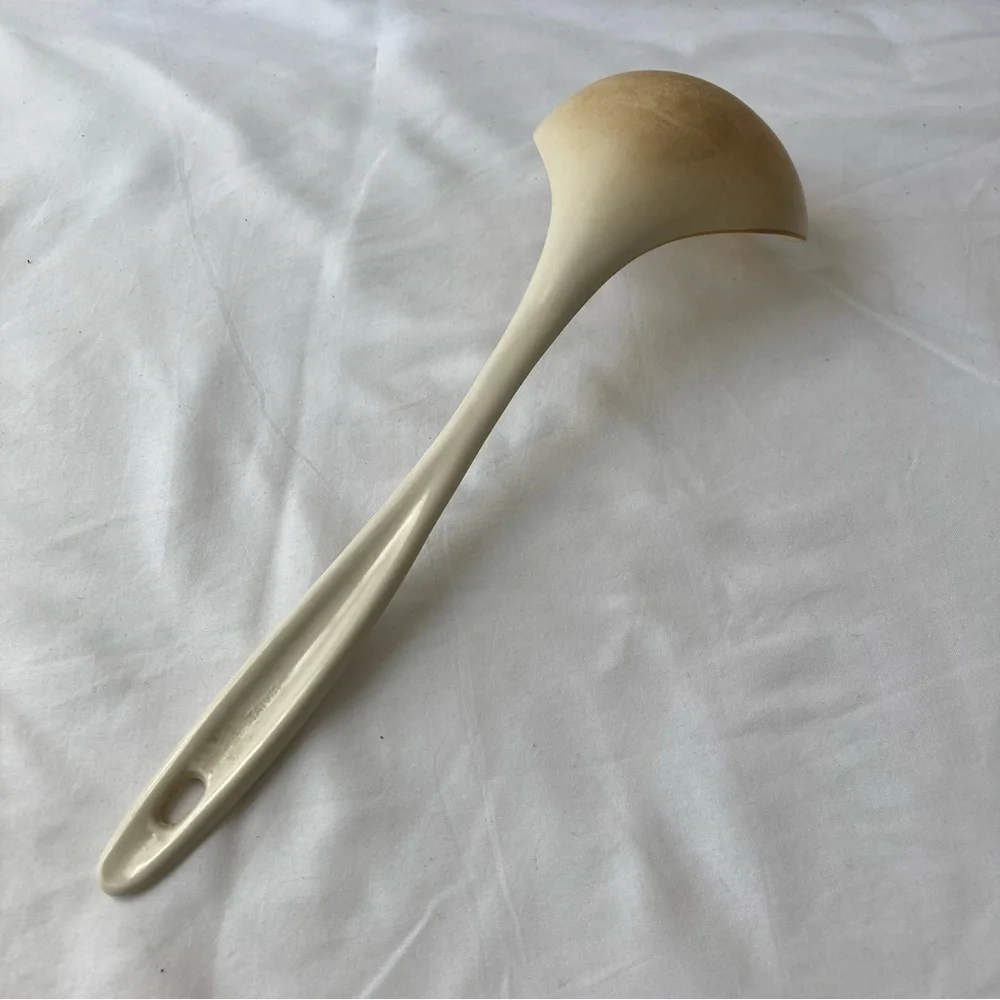 Vintage Nylon Soup Ladle Spoon Dipper Almond Beige Kitchen Utensil Taiwan Cook